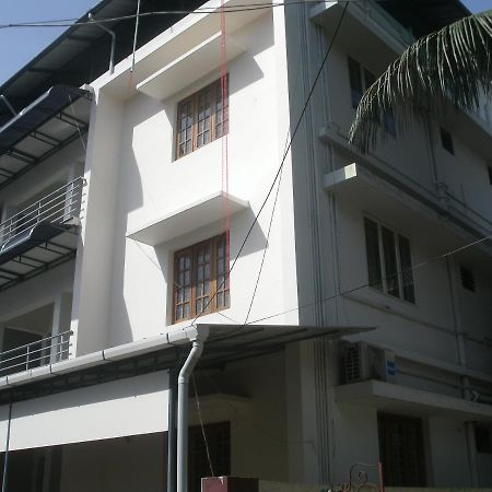 Jacaranda Holiday Home Kochi Exteriör bild