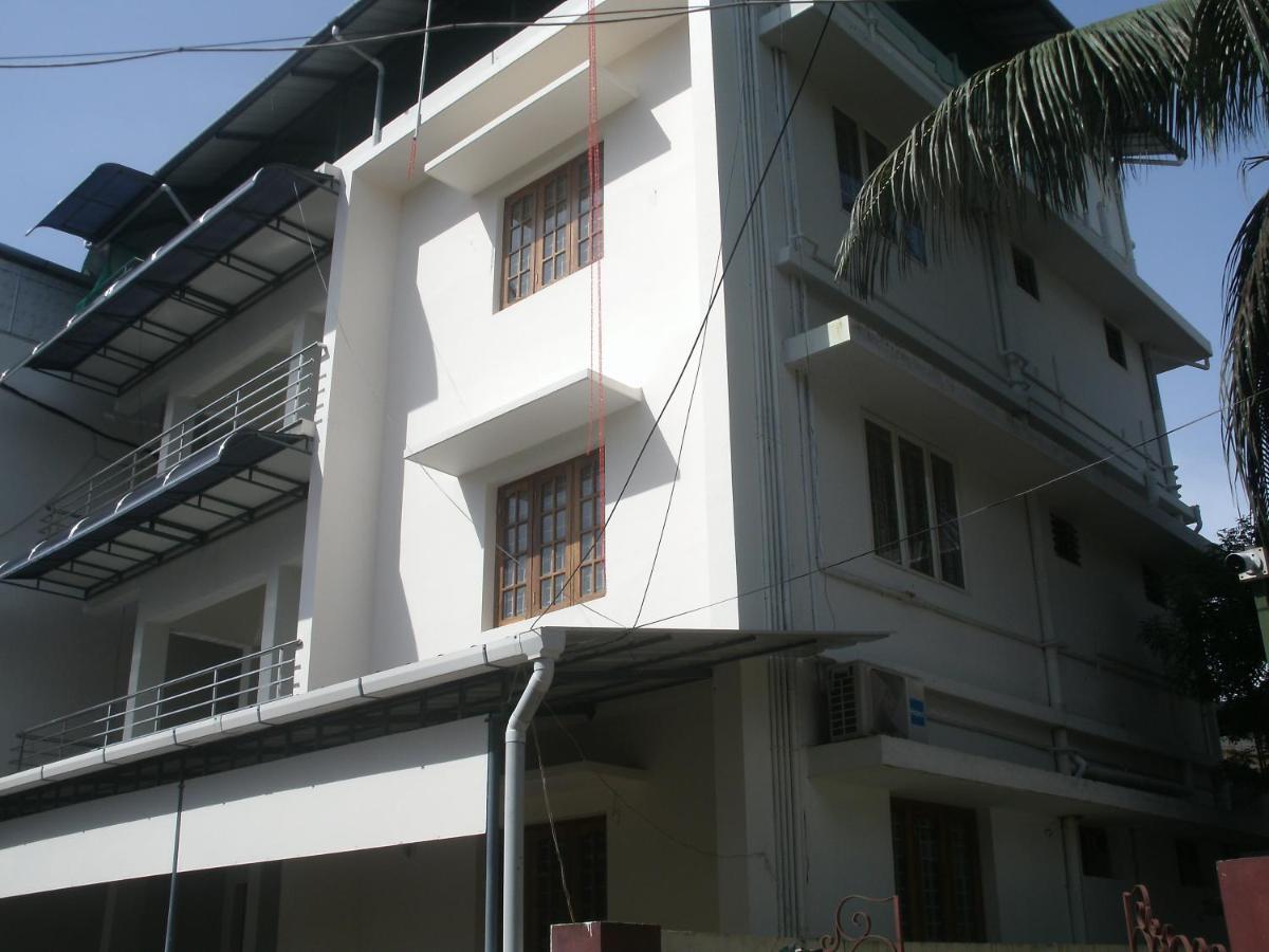 Jacaranda Holiday Home Kochi Exteriör bild
